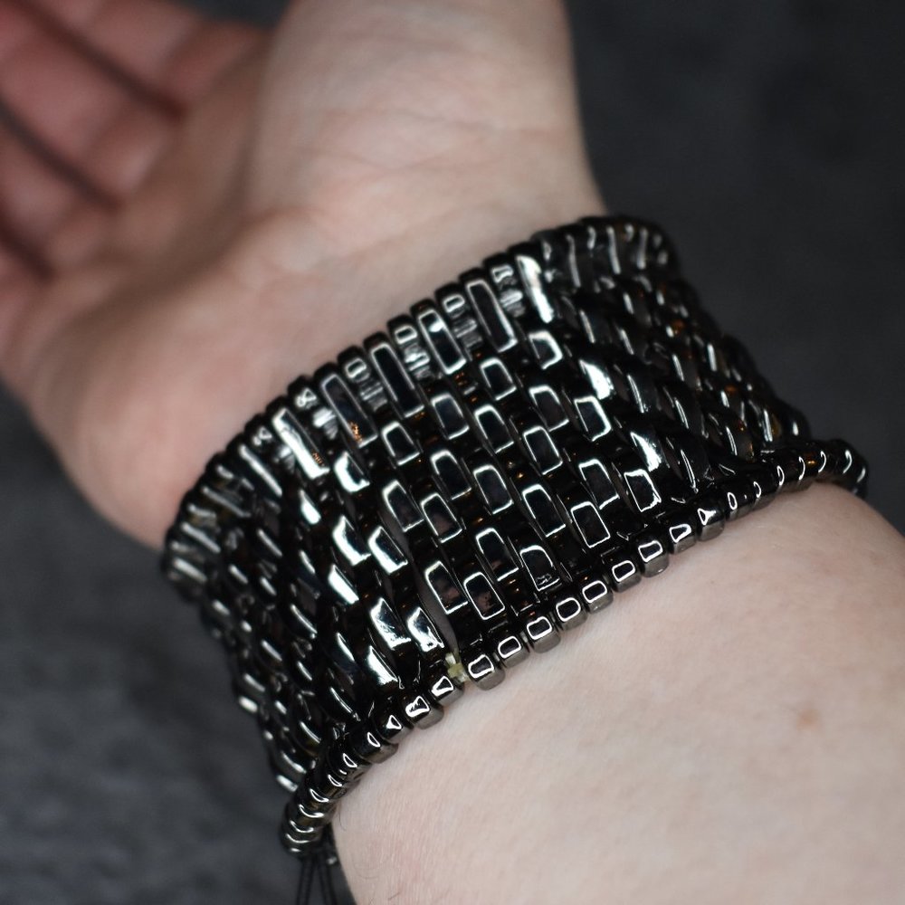 NWT Saks Fifth Avenue Black Metal Stretch Bracelet - Picture 9 of 10